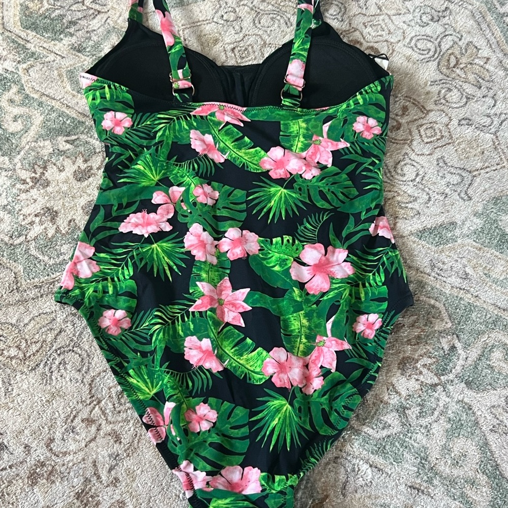Balance Collections Women’s Size Small - Picture 5 of 9